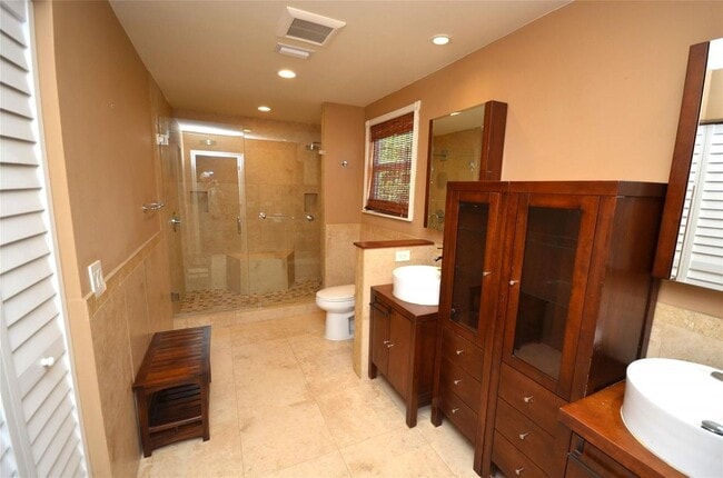 Building Photo - 10871 SW 11th Manor