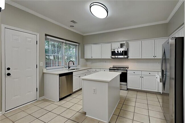 Building Photo - 6520 Ganton Dr