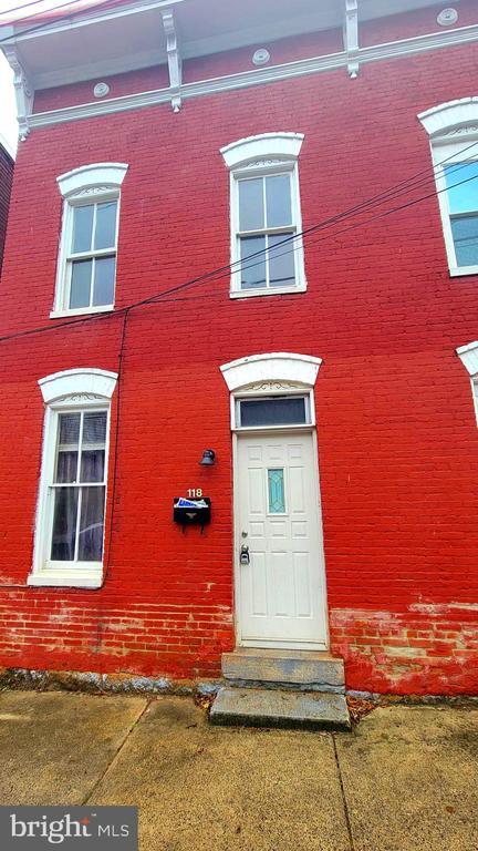 Building Photo - 118 Independence St