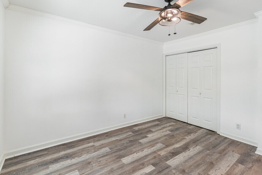 Building Photo - 3883 Crouch Dr