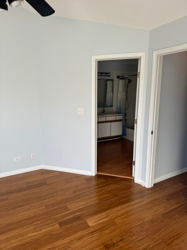 Building Photo - 1397 Ashbury Ln E