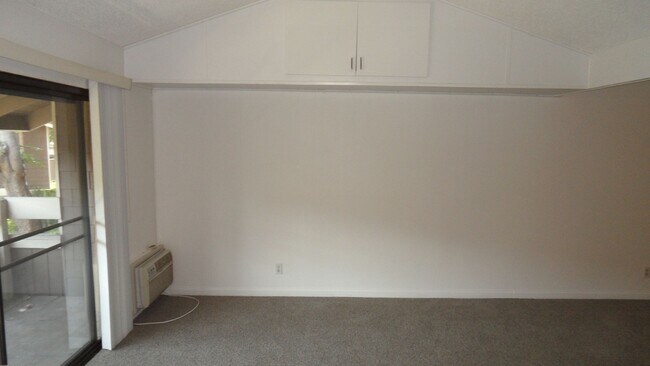 Building Photo - 172 Streamwood