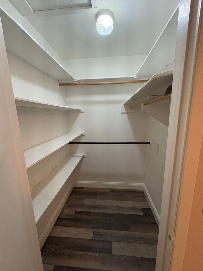 Building Photo - NW Visalia Home Near Country Club coming soon!