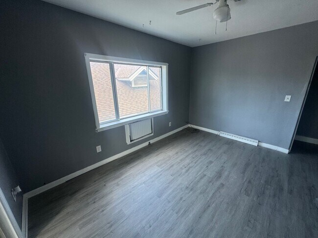 Building Photo - 407 Idaho Ave