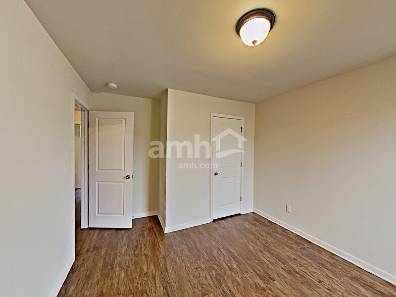 Building Photo - 3506 Mica Cir SE