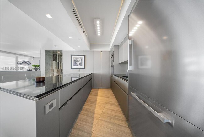 Building Photo - 450 Alton Ct