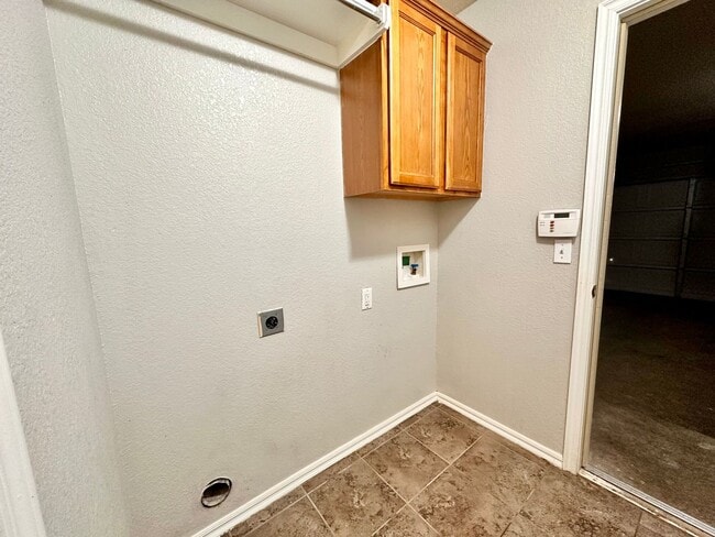 Building Photo - 3 Bedroom brick home in Del City