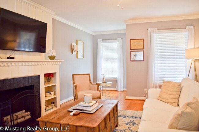 Building Photo - M Street Area 1 Bedroom