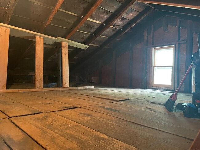 Building Photo - 60 Academy St