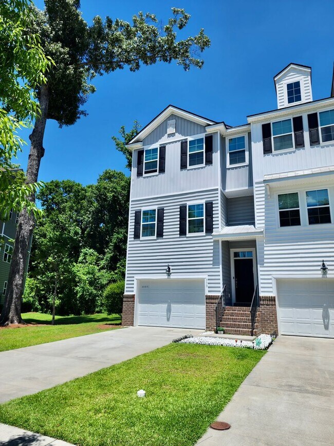 Primary Photo - Well maintained end unit townhome in Grand...