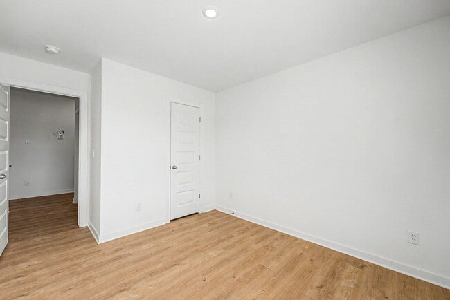 Building Photo - 3101 Laredo Ln