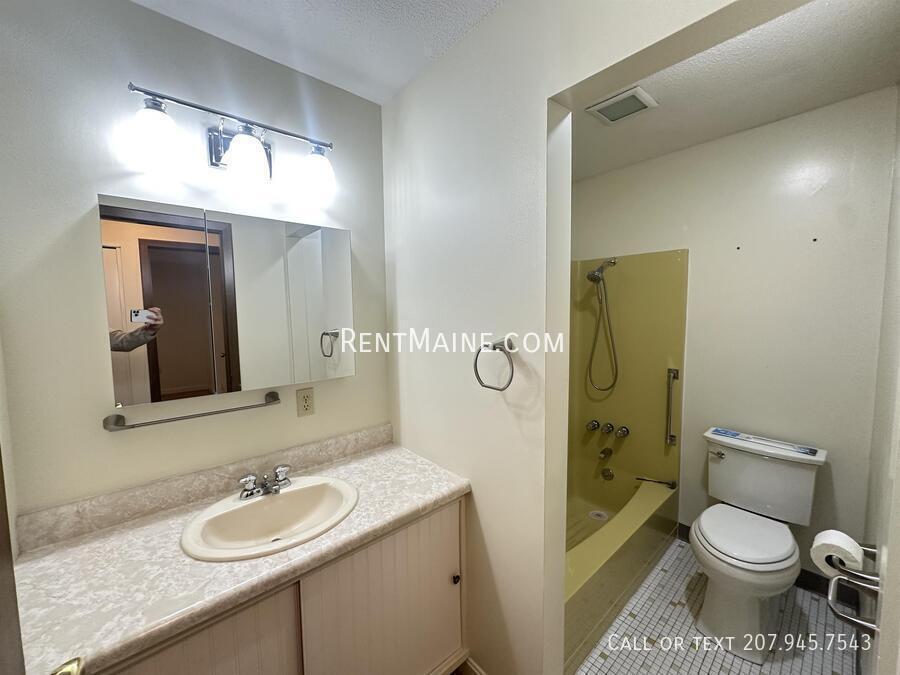 Building Photo - 54 Longrale Park