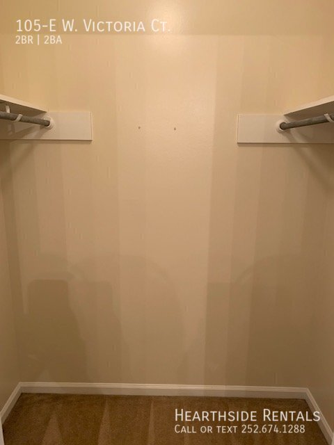 Building Photo - 105-E W Victoria Ct