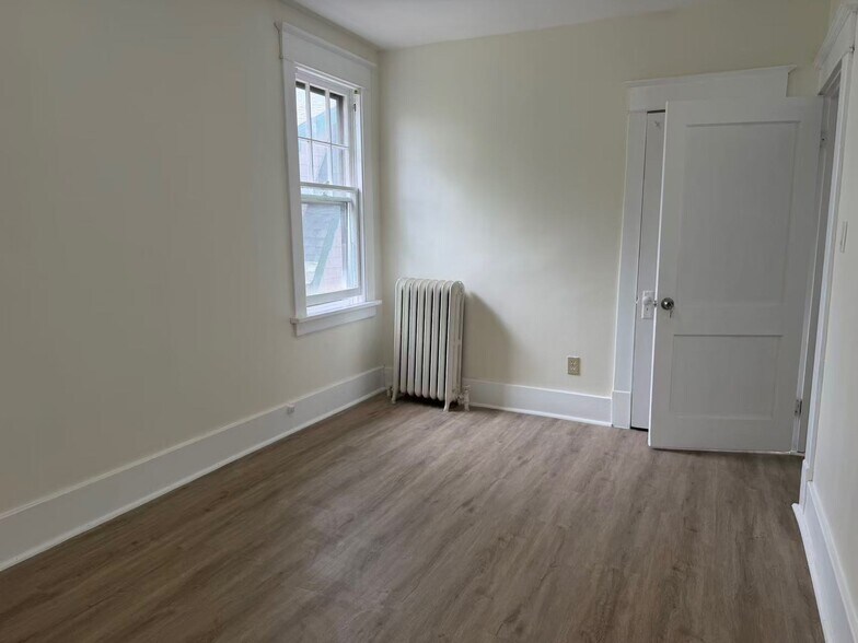 Building Photo - 22B Forest Ave