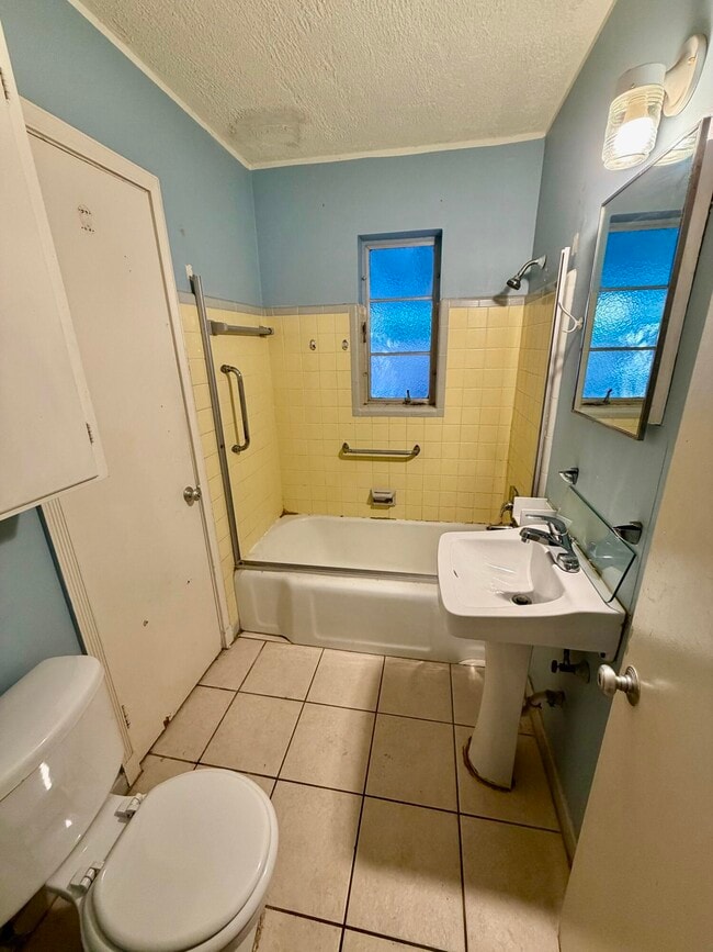 Building Photo - 1101 N Federal Hwy