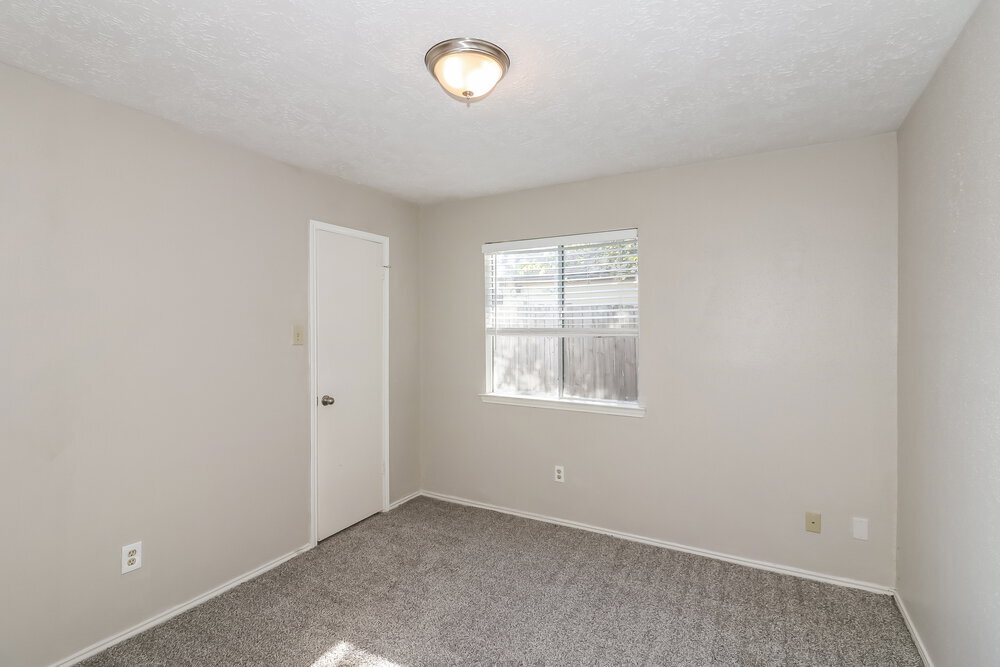 Building Photo - 7406 San Simeon Dr