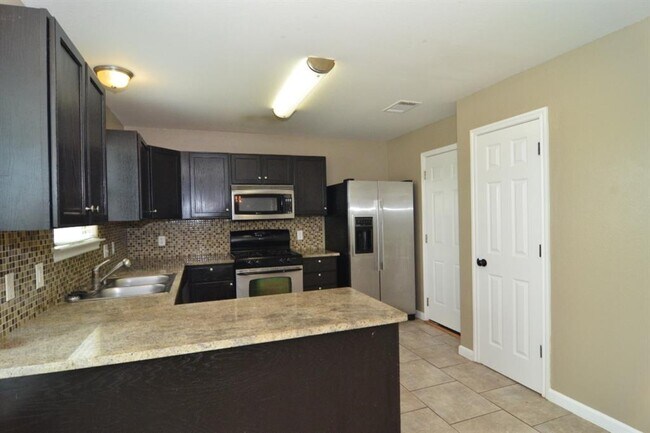 Building Photo - 173 Prairie Verbena Dr