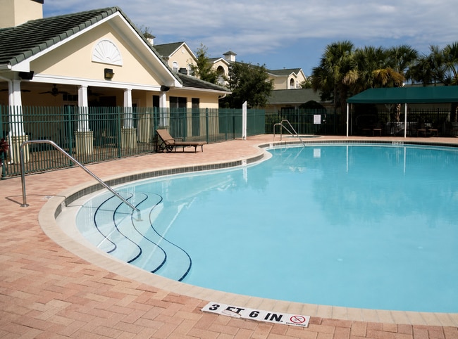 Building Photo - Equestrain Park 2 bedroom + 2 bathroom condo