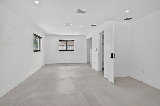 Building Photo - 20833 Sonrisa Way