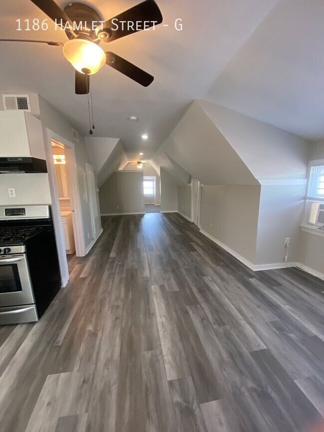 Building Photo - Spacious One Bed in Downtown Columbus
