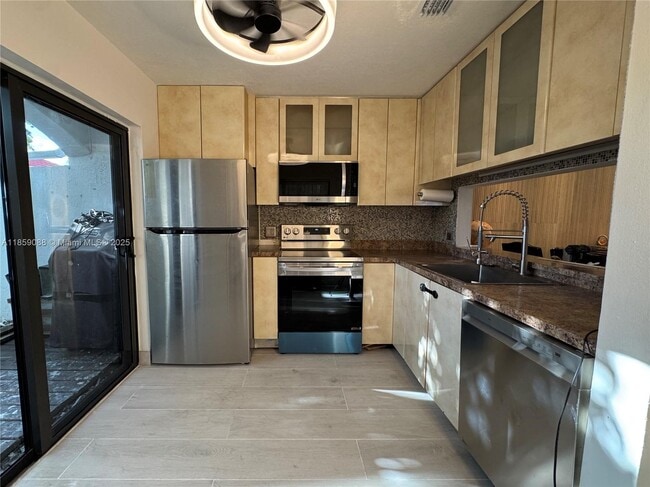 Primary Photo - 20940 Bay Ct