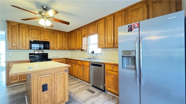 Building Photo - 177 Plantation Trce