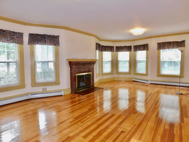 Building Photo - 61 Manchester St