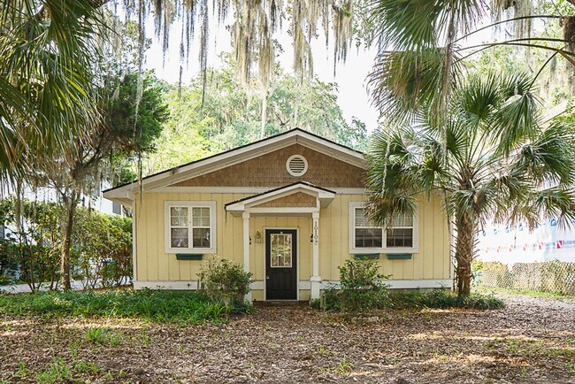 Building Photo - Three Bedroom Home in the Heart of Port Royal