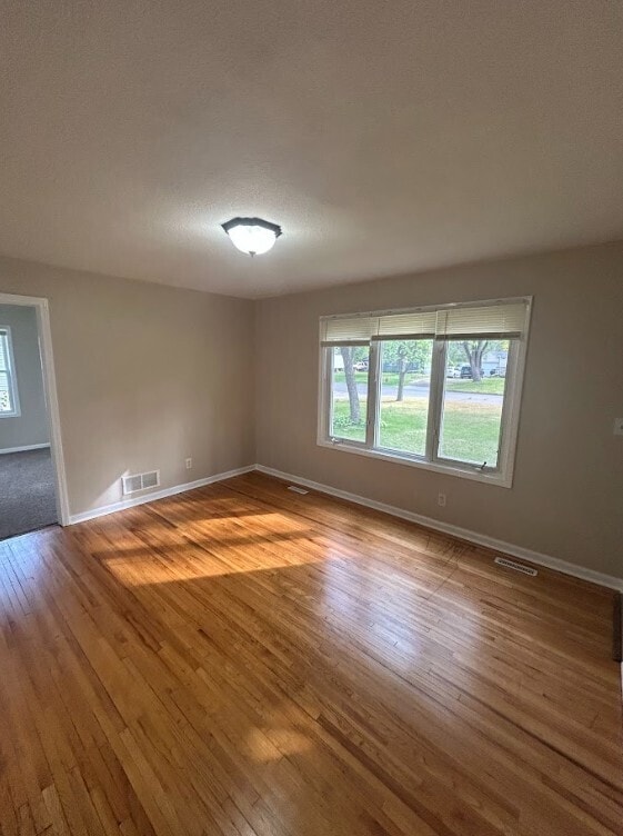 Building Photo - 2245 Pinewood Dr