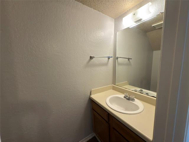 Building Photo - 2250 Aspen Dr