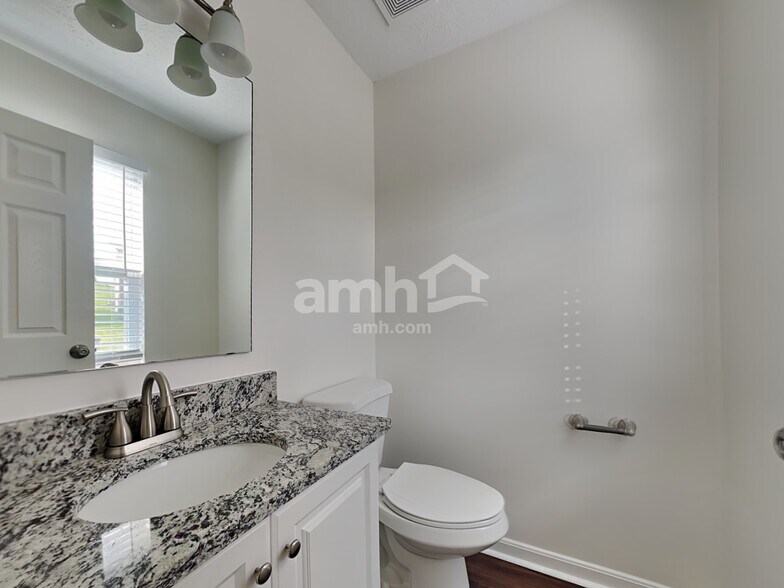 Building Photo - 2133 Antoinette Way