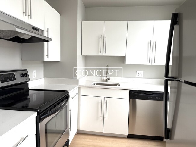 Building Photo - 1200 Adams St