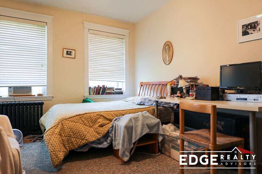 Building Photo - 36 Linnaean St