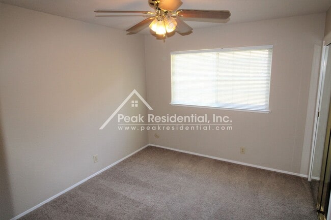 Building Photo - Spacious Foothill Farms 3bd/2ba Duplex with 2 Car Garage