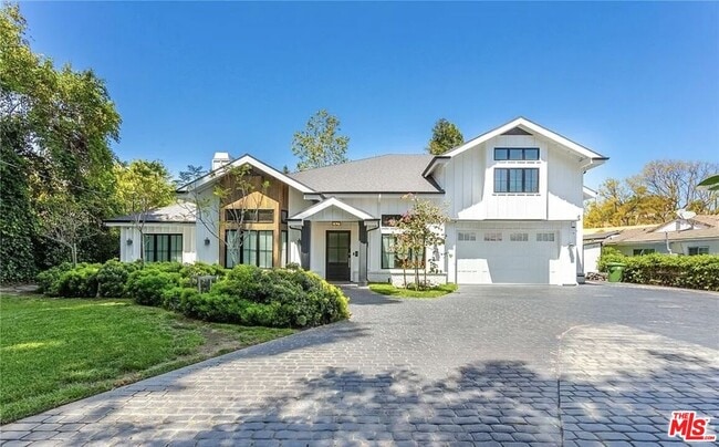 Building Photo - 5225 Topeka Dr