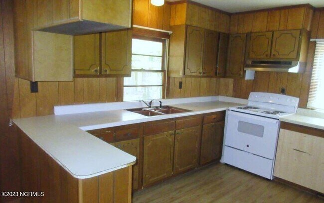 Building Photo - Spacious 3 Bedroom, 1 Bathroom Home in Ric...