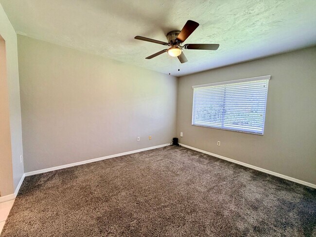 Building Photo - 13076 Cross Creek Ct