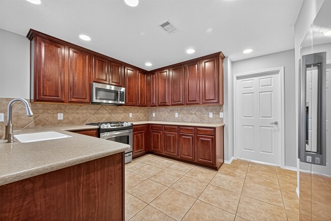 Building Photo - 7202 Toad Hollow