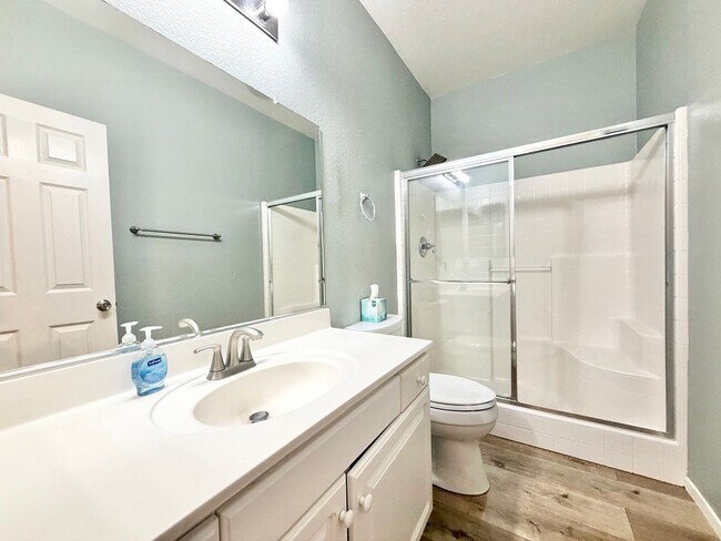 Building Photo - Spacious 5 Bedroom Redhawk Home with LARGE Loft & Backyard in Prime Location
