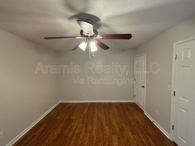 Building Photo - 507 Whitehall Ln