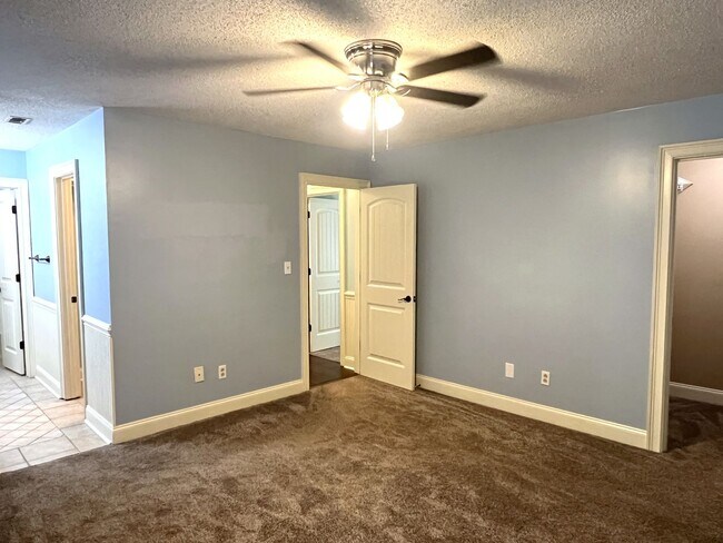 Building Photo - Great Home in Dove Cove Subdivision