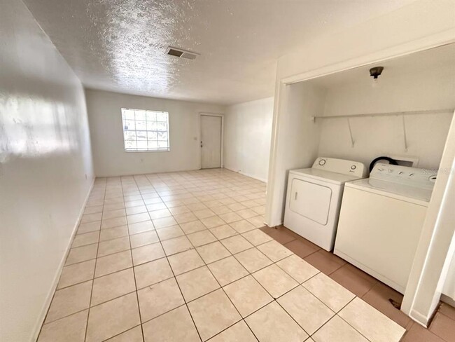 Building Photo - 8505 N Tampa St