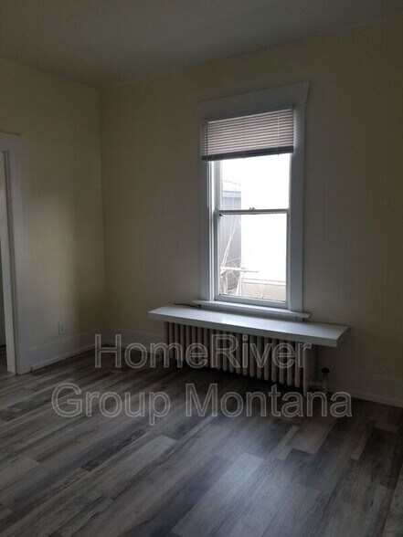 Building Photo - 334 W Alder St