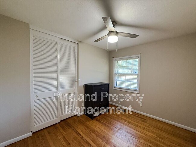 Building Photo - 7220 Ainsley St