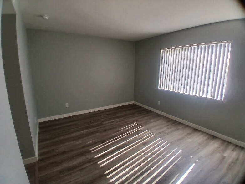 Building Photo - 27311 Camp Plenty Rd