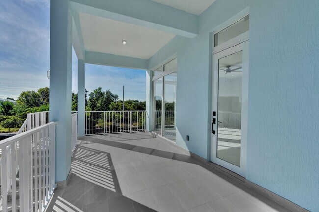 Building Photo - 31368 Ave I