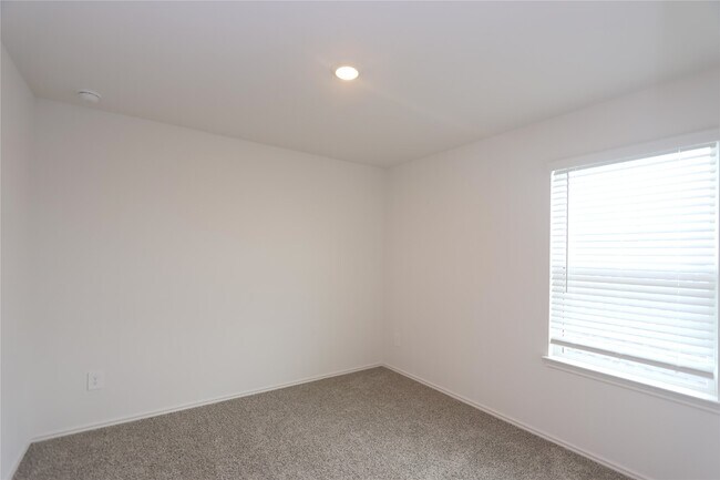 Building Photo - 1606 Cedar Pointe Ct
