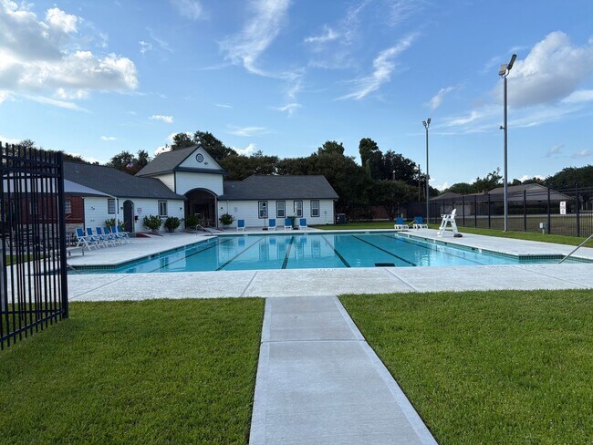 Building Photo - 21414 Golden Dove Dr