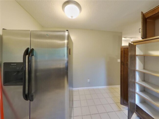 Building Photo - 3820 Union Terrace Ln N