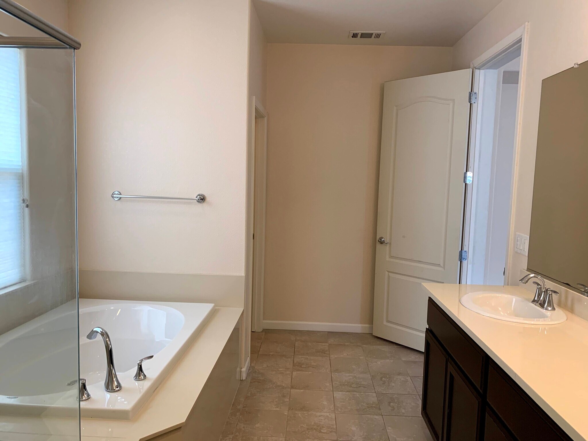 2nd Floor Master Bath - 5853 Flora Cmn